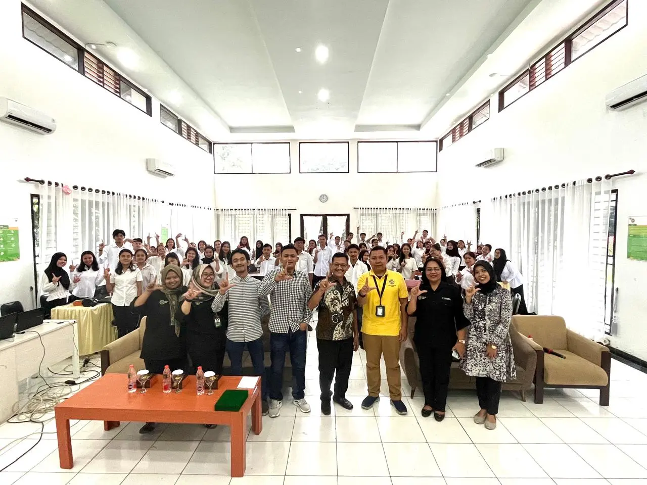 Workshop on Library Automation Using SLiMS Application for the Diploma Program in Library Science, Faculty of Vocational Education USU